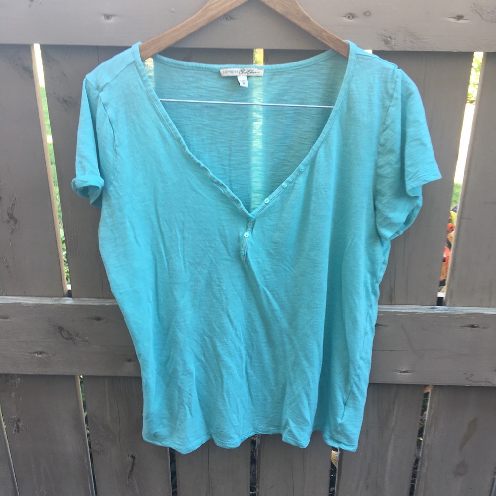 ⭐️ LAST CHANCE ⭐️ Express Sz XL Tee EUC